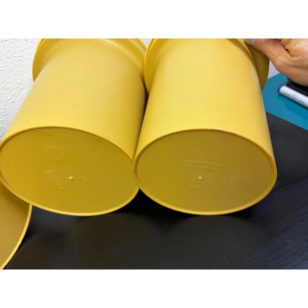 VTG 70s Rubbermaid Mushroom Canister Set of 4 Yellow Kitchen Storage nestjng